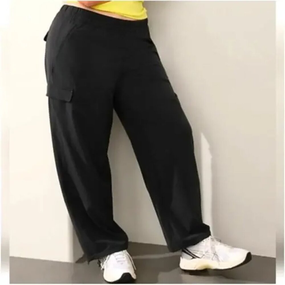 Athleta Black Boundless Low Rise Cargo Pants Women's XL Travel Stretch Pull on